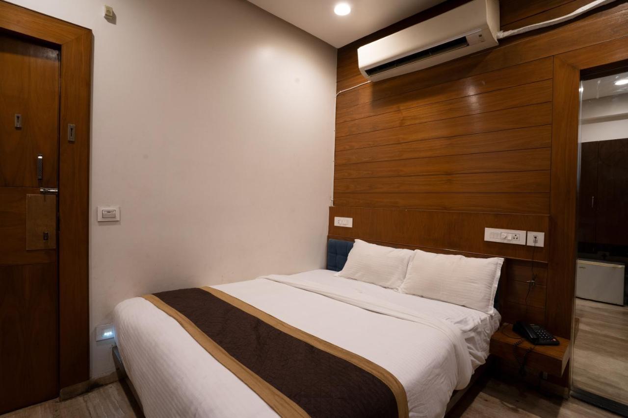 Hotel Kyra Airport Ahmedabad Exterior photo