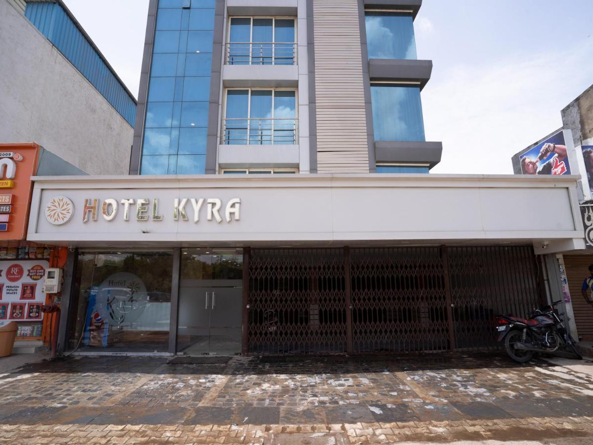 Hotel Kyra Airport Ahmedabad Exterior photo